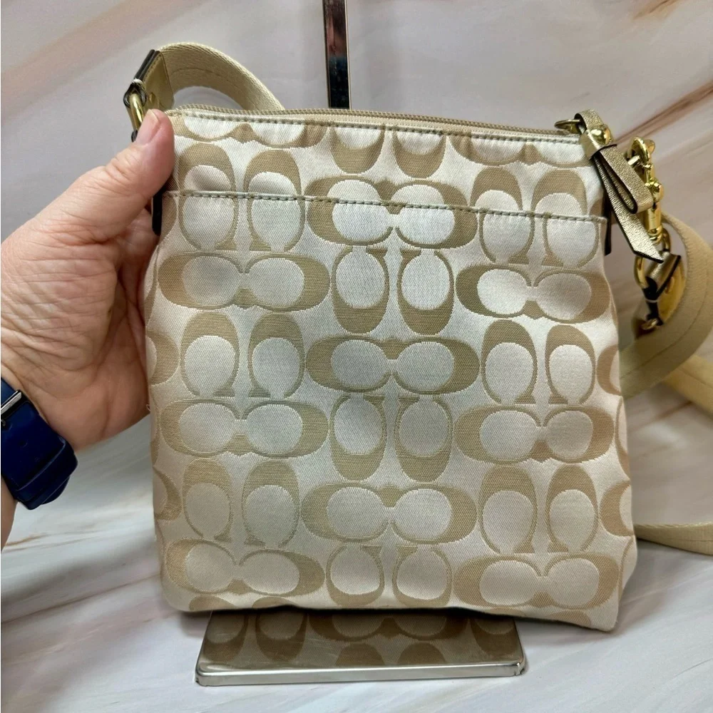 Vintage Coach‎ Y2K Signature Canvas Crossbody Bag Monogram Print Cream & Gold